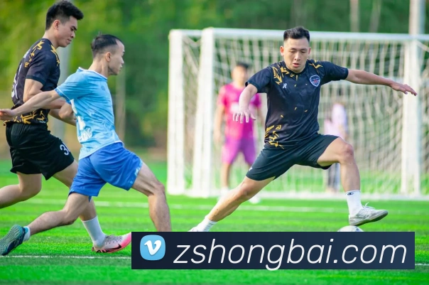 曼联对阵埃弗顿直播开启双方首发出炉争夺英超积分榜关键三分